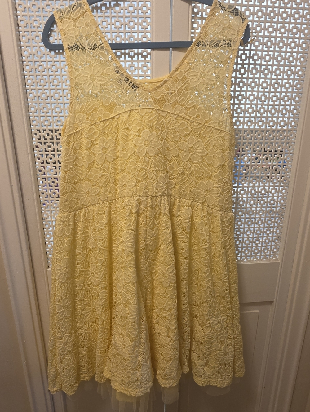 Suzy Shier Yellow Sweatheart Lace Dress